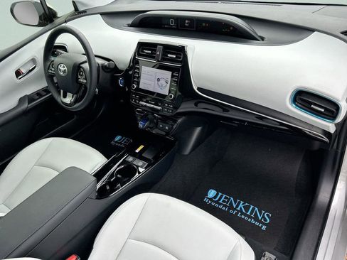 Used 2020 Toyota Prius XLE image 16