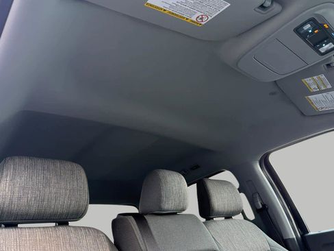 Used 2024 Ford F250 XLT w/ FX4 Off-Road Package image 18