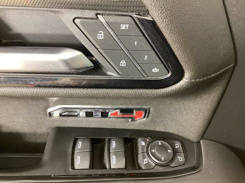 Used 2025 GMC Sierra 1500 AT4 w/ AT4 Preferred Package AWD/4WD image 18