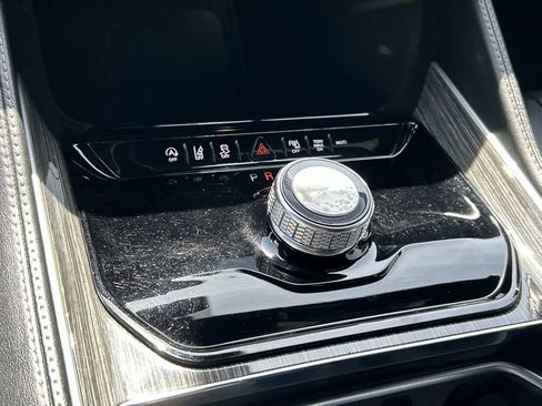 Used 2022 Jeep Wagoneer Series III w/ Flexible Seating Group RWD image 35