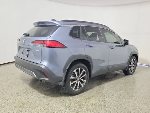 Used 2023 Toyota Corolla Cross XLE w/ Convenience Package FWD image 5