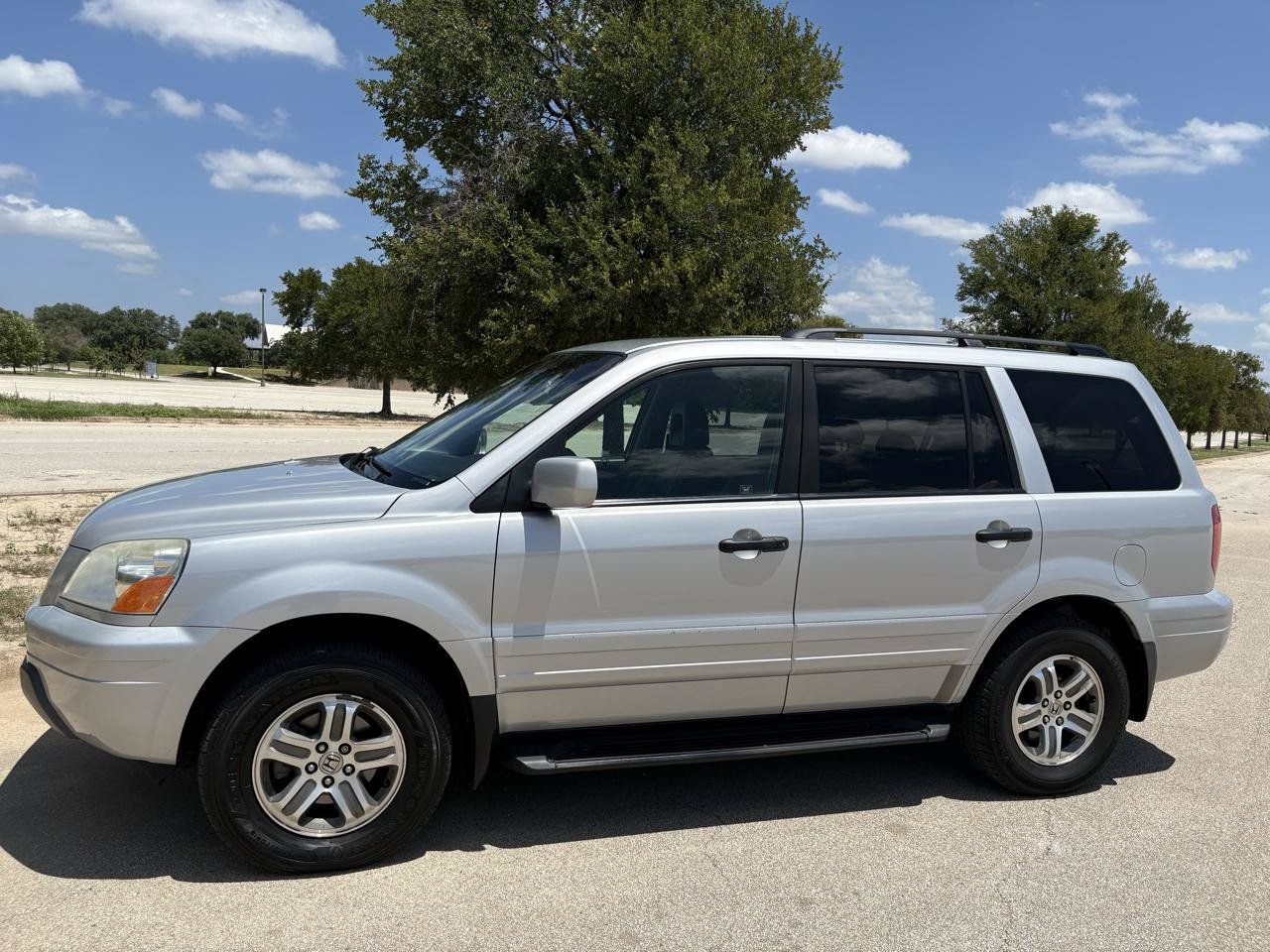 Used 2004 Honda Pilot EX image 2