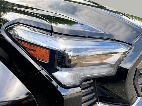 Certified 2025 Toyota Tacoma TRD Pro AWD/4WD image 26