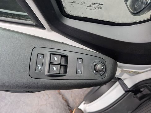 Used 2025 RAM ProMaster 2500 w/ Convenience Group FWD image 13