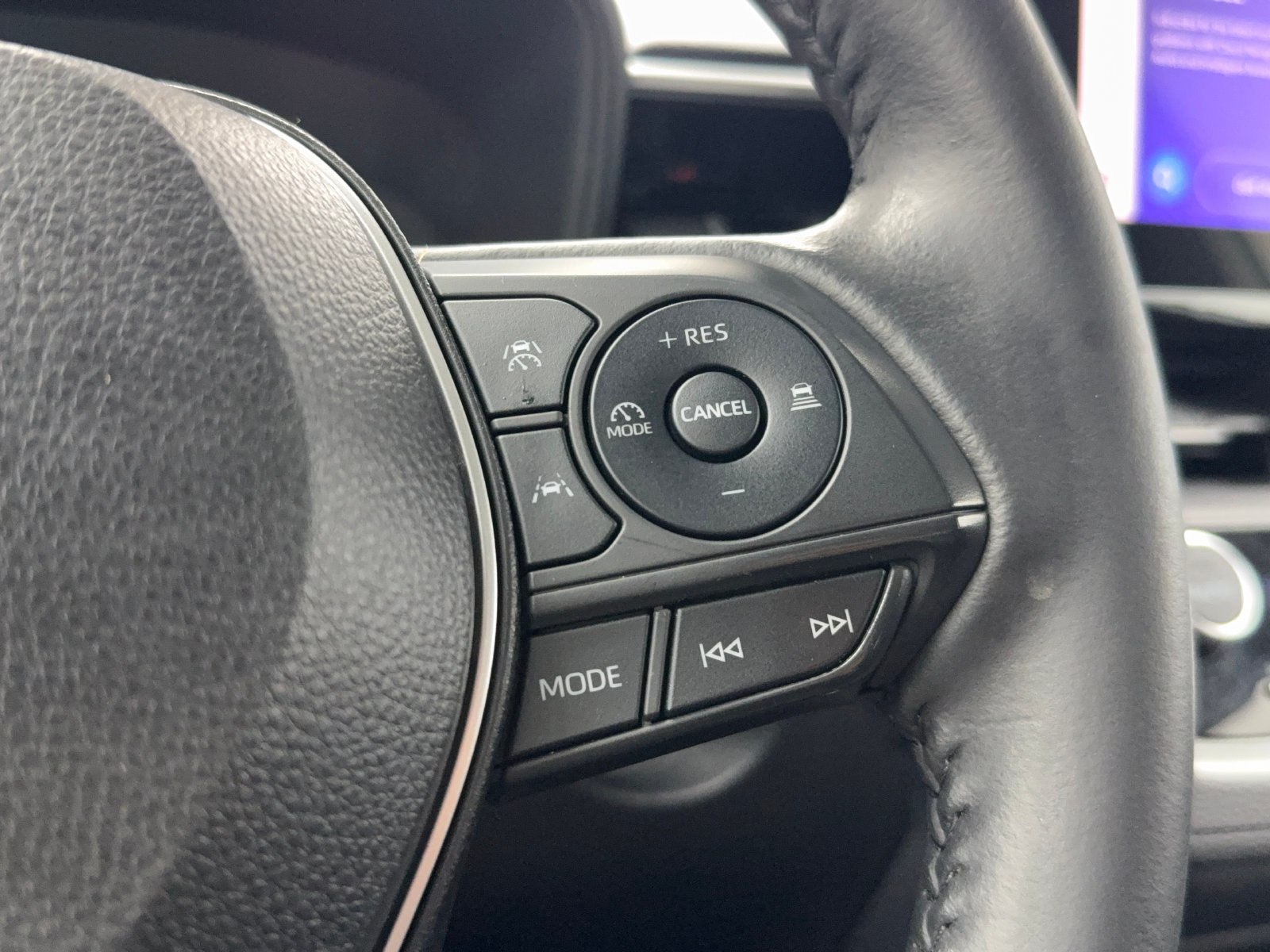 Used 2023 Toyota Corolla Cross LE FWD image 30
