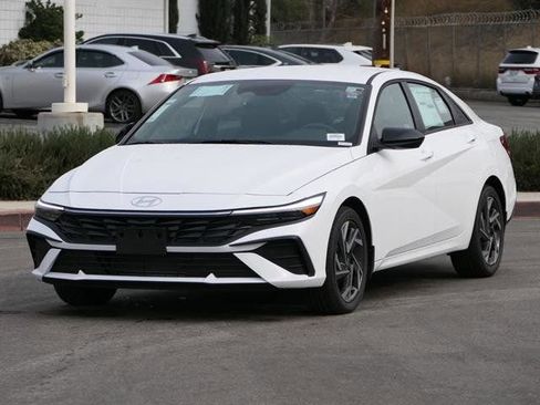 New 2025 Hyundai Elantra Sport image 7