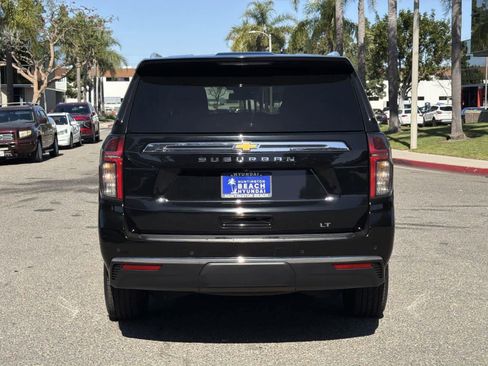 Used 2023 Chevrolet Suburban LT image 5