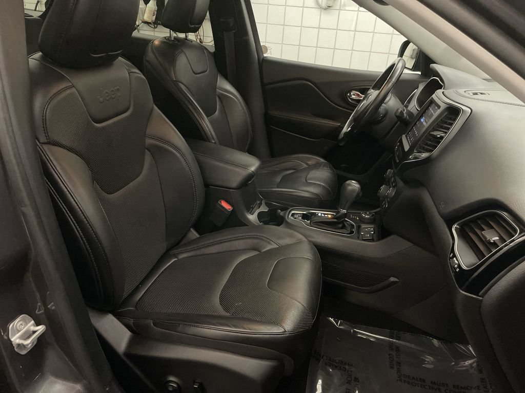 Used 2021 Jeep Cherokee Latitude Lux w/ Sun & Sound Group AWD/4WD image 22
