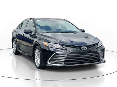 Used 2023 Toyota Camry LE FWD image 2