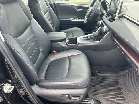 Used 2022 Toyota RAV4 Limited FWD image 13