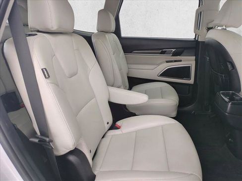 Used 2023 Kia Telluride S w/ S Sunroof Package FWD image 24