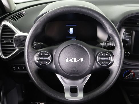 Used 2023 Kia Soul LX w/ LX Technology Package FWD image 36