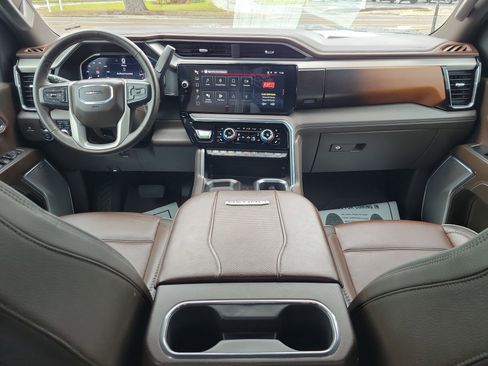 Certified 2024 GMC Sierra 2500 Denali w/ Denali Reserve Package image 12