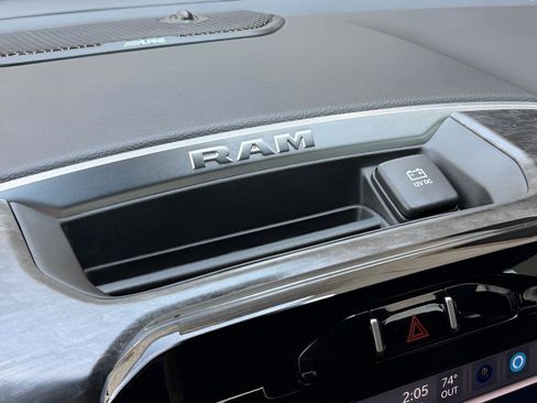 Used 2024 RAM 1500 Big Horn RWD image 40