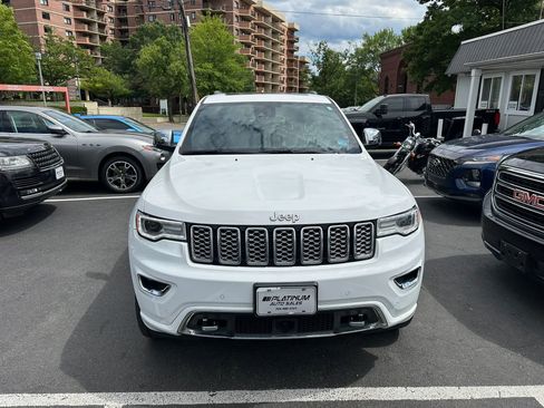 Used 2019 Jeep Grand Cherokee Overland AWD/4WD image 3