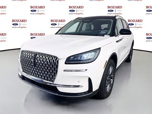 New 2026 Lincoln Corsair Premiere image 3