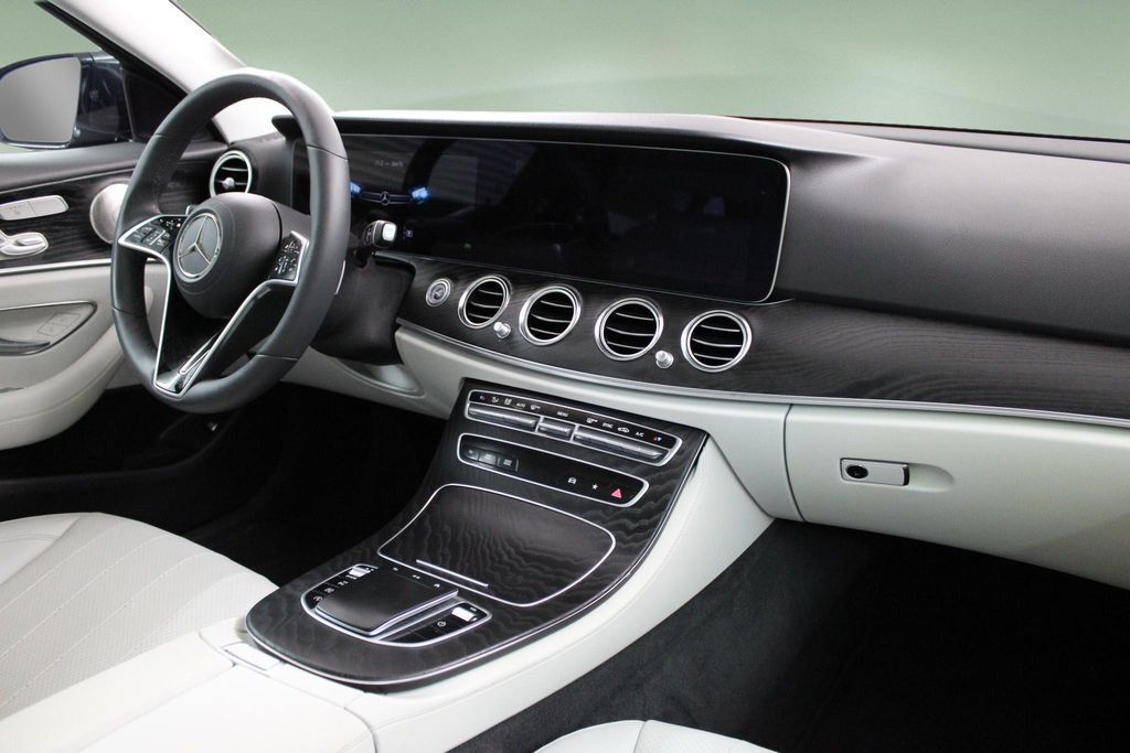Used 2023 Mercedes-Benz E 450 4MATIC Sedan image 21