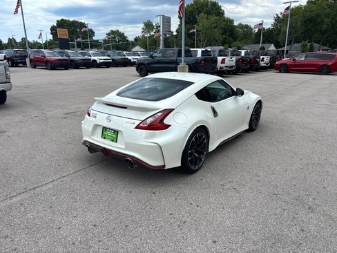 Used 2019 Nissan 370Z NISMO RWD image 5
