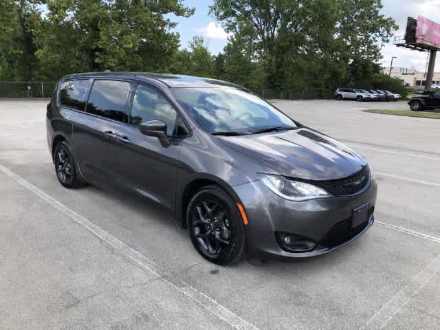 Certified 2020 Chrysler Pacifica Touring w/ S Appearance Package FWD image 8
