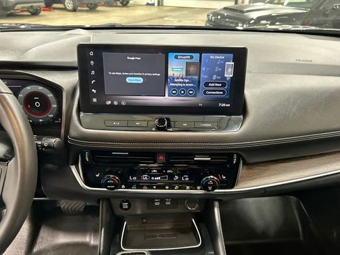Used 2024 Nissan Rogue Platinum w/ Platinum Premium Package AWD/4WD image 20