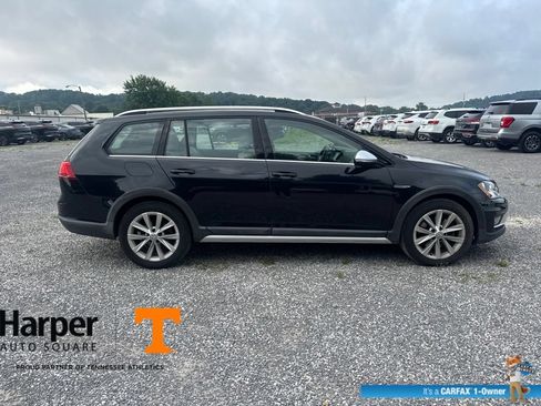 Used 2017 Volkswagen Golf Alltrack S AWD/4WD image 6