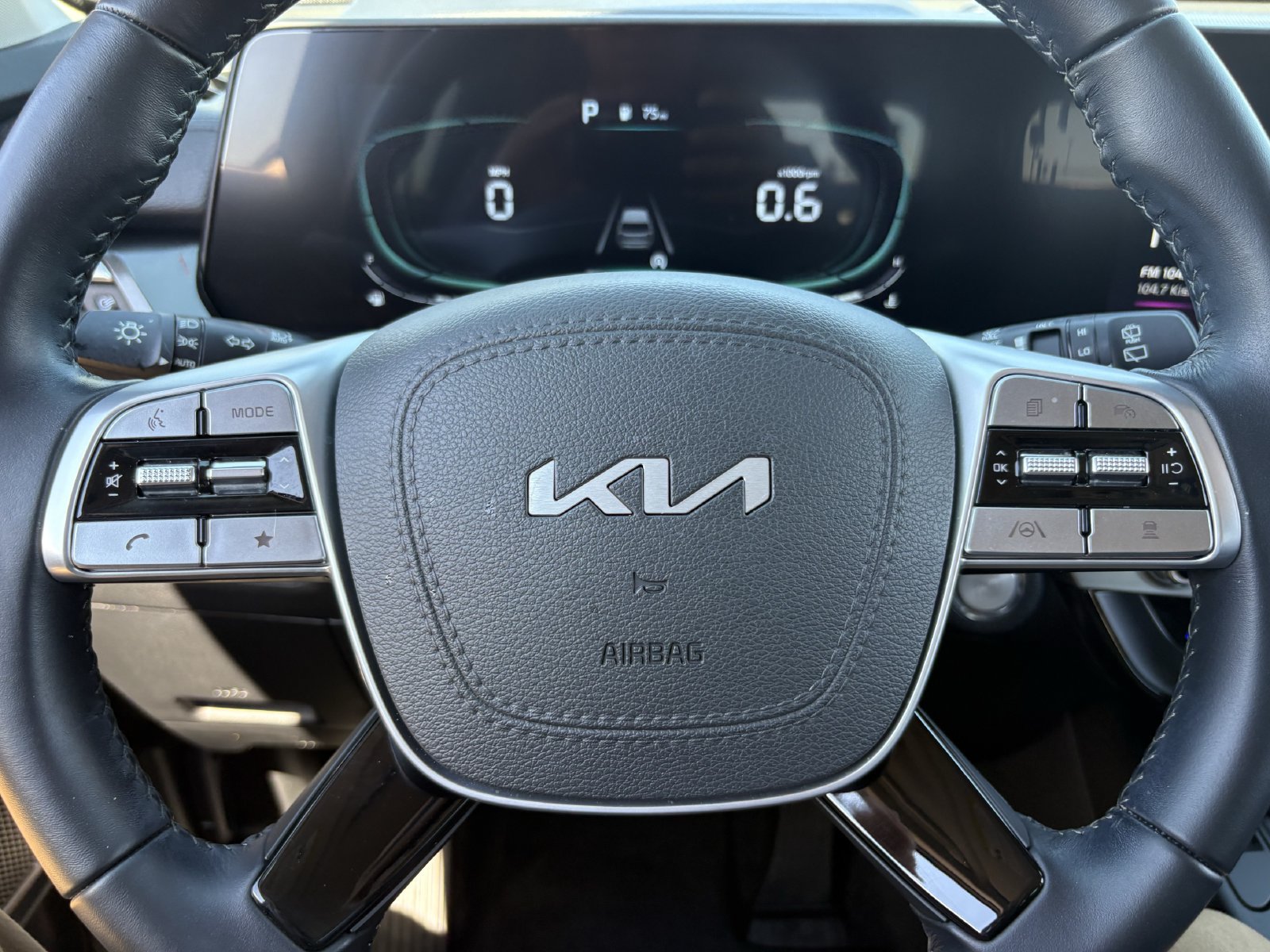 Used 2025 Kia Telluride S FWD image 36