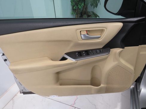 Used 2017 Toyota Camry LE FWD image 18
