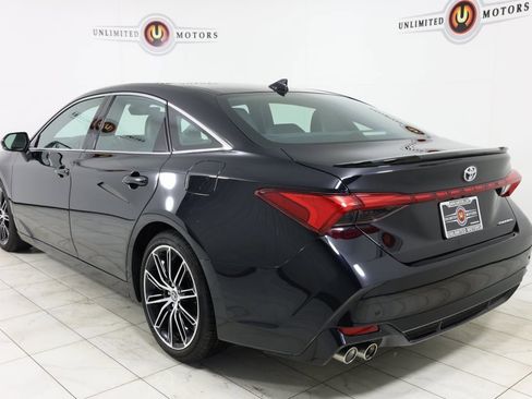 Used 2019 Toyota Avalon Touring image 3