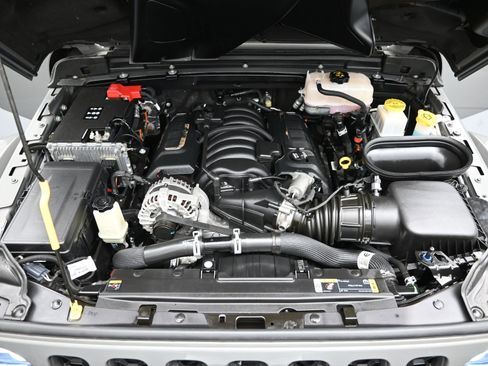 Used 2021 Jeep Wrangler Unlimited Rubicon w/ Dual Top Group image 7