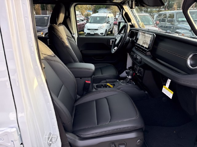 New 2026 Jeep Wrangler Unlimited Sahara AWD/4WD image 9