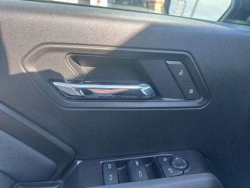 Used 2025 Chevrolet Colorado LT w/ Advanced Trailering Package AWD/4WD image 12