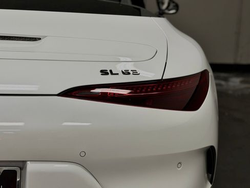 Used 2024 Mercedes-Benz SL 63 AMG 4MATIC image 14