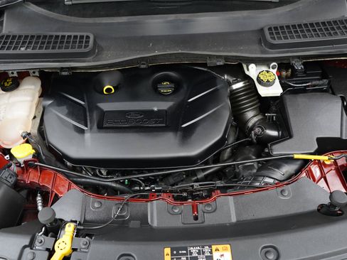 Used 2015 Ford Escape Titanium w/ Equipment Group 301A AWD/4WD image 31