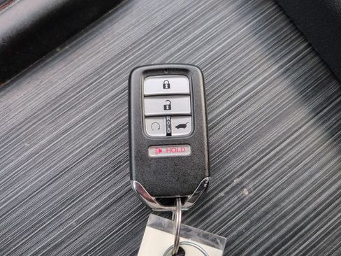 Used 2017 Honda Pilot Touring image 30