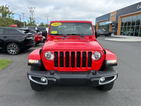 Used 2021 Jeep Gladiator Sport image 2