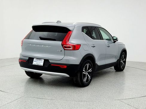 Certified 2025 Volvo XC40 B5 Core image 5