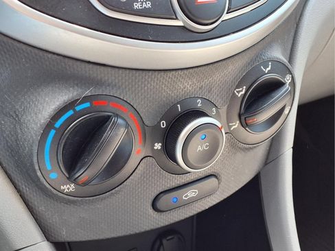Used 2013 Hyundai Accent GS FWD image 16