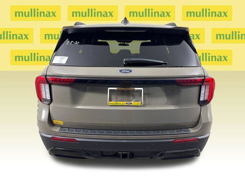New 2026 Ford Explorer ST-Line RWD image 9