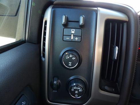 Used 2015 GMC Sierra 2500 Denali AWD/4WD image 23