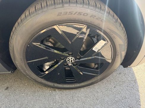 New 2025 Volkswagen ID.4 Pro S AWD/4WD image 9