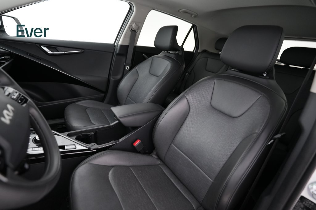 Used 2024 Kia Niro Wave FWD image 4