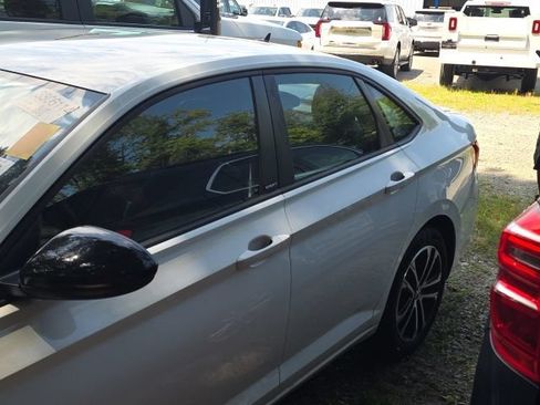 Used 2025 Volkswagen Jetta Sport FWD image 13