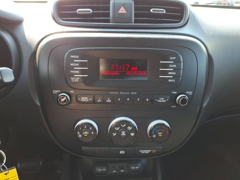 Used 2015 Kia Soul FWD image 9