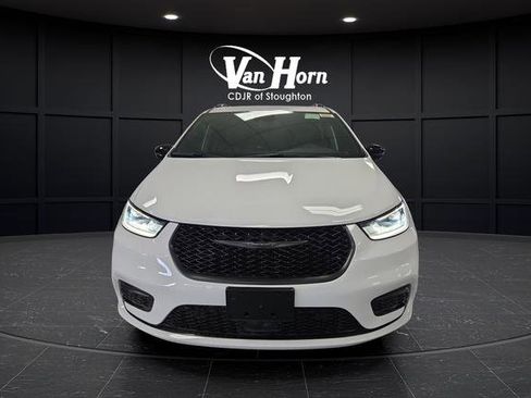 New 2026 Chrysler Pacifica Select w/ S Appearance Package image 10