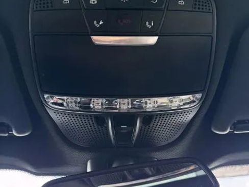 Used 2018 Mercedes-Benz GLC 300 4MATIC w/ Premium Package image 41