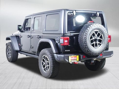 Used 2024 Jeep Wrangler Unlimited Rubicon AWD/4WD image 5