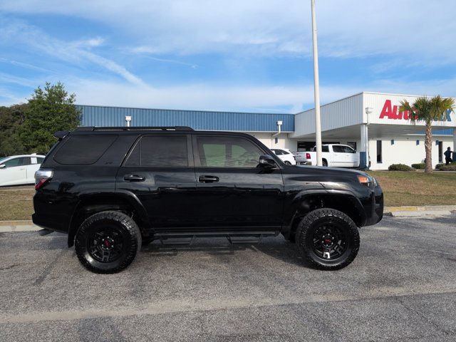 Used 2022 Toyota 4Runner SR5 Premium w/ Moonroof Package AWD/4WD image 2