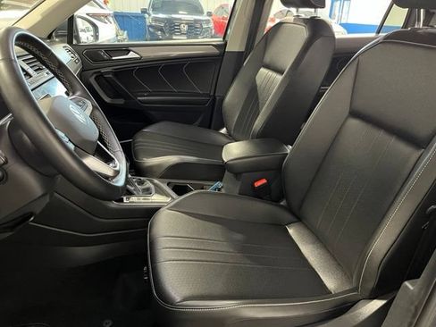 Used 2024 Volkswagen Tiguan SE FWD image 21