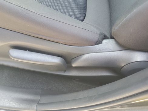 Certified 2022 Toyota RAV4 LE image 28