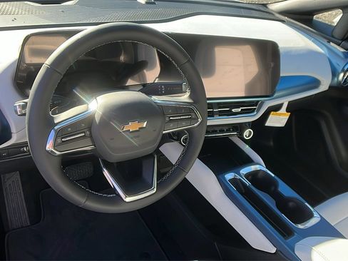 New 2026 Chevrolet Equinox EV LT image 18